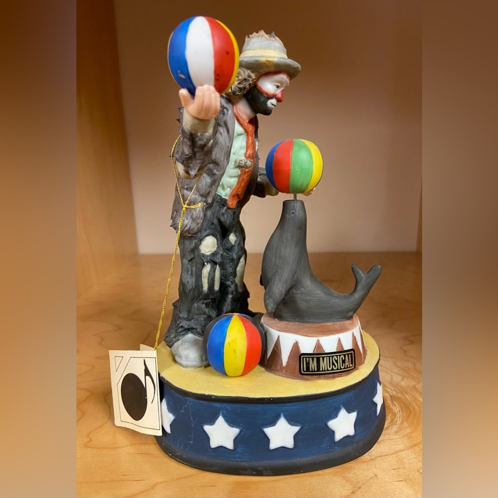 EMMETT KELLY CLOWN LARGE FIGURINE I’M MUSICAL COLLECTIBLE  SIGNED MUST SEE
